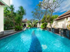 Luxury Thai Style Swimming Pool Villa, Private housekeeper,6 Bedrooms, hotel de luxo em Nong Prue