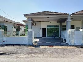 Ilham Imani Homestay, holiday home in Kampung Gurun