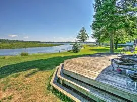 Cozy Lakefront Hale Cabin with Access to Boat Ramp!