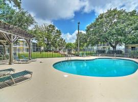 Ocean Springs Condo in Waterfront Resort!, cheap hotel in Ocean Springs