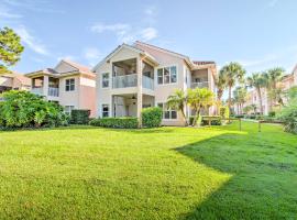 Updated Port St Lucie Golf Condo with Pool Access!, מלון בקרלטון