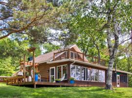 Spacious Brainerd Home by Dwtn - Summer Paradise!, ubytování v soukromí v destinaci Brainerd