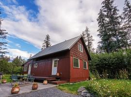 Secluded Seward Home Patio, 2 Mi to Kenai Fjords!, hotel in Seward