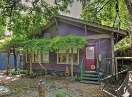 Quaint Houston Hideaway with Yard Less Than 3 Mi to Downtown