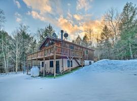 Jewett Cabin with Viewing Deck - 10 Mins to Skiing!, hotel with parking in Jewett