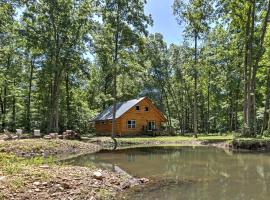 Lyndhurst Cabin on Farm with Pond and Stocked Stream!, hotel in Lyndhurst