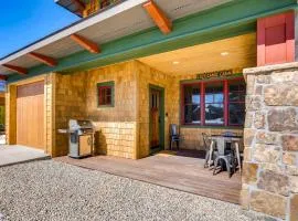 Dog-Friendly Cabin in the Heart of Grand Lake!