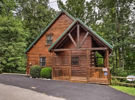 Sevierville Cabin with Hot Tub, Grill and Pool Table!, vil·la a Sevierville