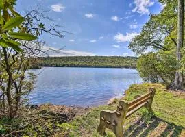 1 Mi to Big Boulder Lakefront Unit with Pool Access