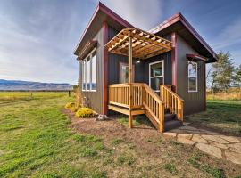 Viesnīca Beautiful Ranch Cottage - 45 Mi to Yellowstone NP! pilsētā Livingstona