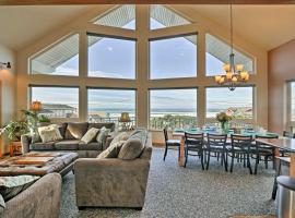 Logan Road Lookout, Lincoln City Home with Game Room, hotel in Lincoln City