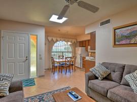 Green Valley Townhome with Resort Amenities!, βίλα σε Green Valley