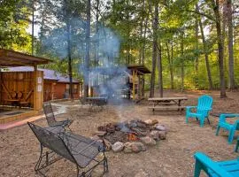 Oklahoma Cabin with Hot Tub by Broken Bow Lake!