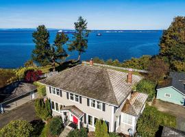 Waterfront Port Angeles Home with Harbor Views、ポート・エンジェルスのスパホテル