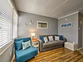 North Wildwood Condo with Pool, Walk to Boardwalk!、ノース・ワイルドウッドのビーチ・ホテル