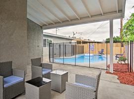Villa Fullerton Vacation Rental with Private Pool! pilsētā Fulertona