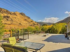 Lava Hot Springs Studio with Views - Walk to River, hotel in Lava Hot Springs
