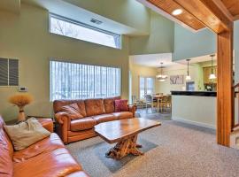 Lake Harmony Condo Less Than 1 Mi to Big Boulder Mountain!, hotel v destinaci Lake Harmony