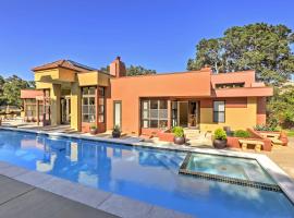 Chic California Escape with Pool, Hot Tub and Patio!, hotel in Salinas
