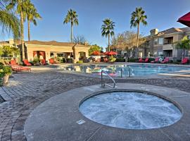 Patio and Resort Perks Gated Gilbert Condo, hotel in Mesa
