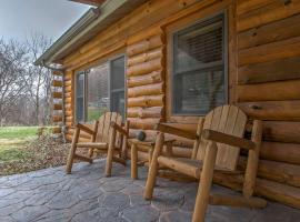 Cabin by the River Visited by Treehouse Masters!, ваканционно жилище в Ferryville