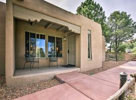 Adobe-Style Abode with Amenities - Walk to Plaza!, apartment in Santa Fe