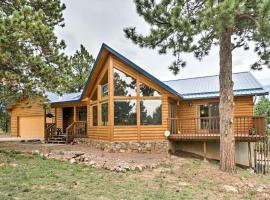 Westcliffe Home with Decks and Mountain Bikes, hotel cu parcare din Westcliffe