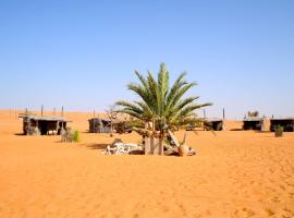 Nomadic Desert Camp, glamping site in Al Wāşil