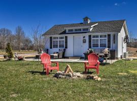 Peaceful Pet-Friendly Franklin Cottage on 15 Acres, hotel in Franklin