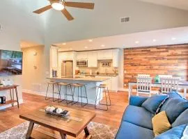 Villa with Golf Course Views, Walk to Harbour Town!