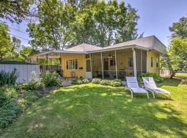 Walk to River! Its A Wonderful Life Cottage, hotel en Bellevue