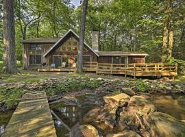 Secluded Stroudsburg Home with Deck, Grill and Stream!, hotel a Stroudsburg