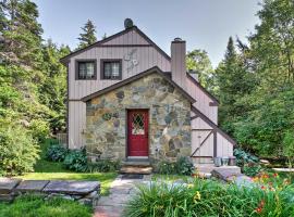 West Dover Vacation Rental with Hot Tub Near Mt Snow, ξενοδοχείο με σπα σε West Dover