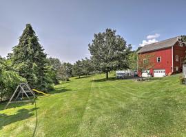 Finger Lakes Vacation Rental 6 Acres with Pool!, hotel with parking in Naples