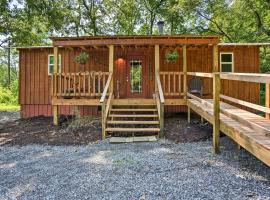 Kentucky Cabin with 2 Fishing Ponds and Trail Access, hotel in New Concord