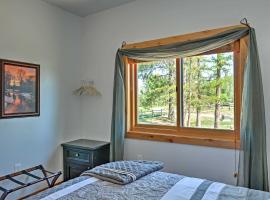 Columbia Falls Vacation Rental 10 Mi to Whitefish, hotel poblíž Mezinárodní letiště Glacier Park      - FCA, 