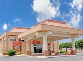 Ramada by Wyndham West Memphis