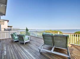 Luxe Waterfront East Quogue Home with Beach On-Site!, villa i East Quogue