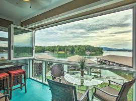 Huddleston Condo Rental on Smith Mountain Lake!, hotel in Huddleston