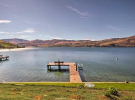 Waterfront Manson Cabin on Lake Chelan with Deck!, hotel in Manson