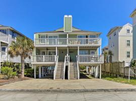 Condo with 2 Decks - Steps to Wrightsville Beach!, hotel v destinácii Wrightsville Beach