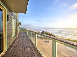 Oceanfront Home with Hot Tub and Sauna, 8 Mi to Newport, alquiler vacacional en South Beach