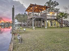 Bay St Louis House with Boat Dock and Launch!, vacation home in Shoreline Park