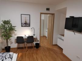 PUBYLAND ROOMS & APARTMENTS, hotel with parking in Rogatec
