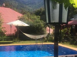 La Cabaña de Piedra, hotel em Valle Las Trancas