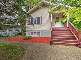 Cozy Union Pier House with Hot Tub, Deck and Backyard!