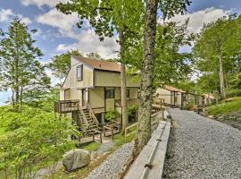 All-Season Base w/ Views in Beech Mountain!, Hotel in Beech Mountain