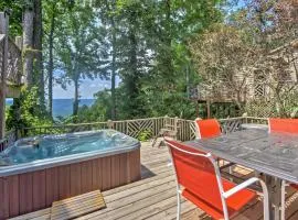 Weaverville Cottage with Deck, Hot Tub and Scenic Views