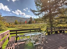 Hunter Hideaway with Yard and Deck 3 Mi to Ski Slopes, hotel cerca de New York Zipline Adventures LLC, Hunter