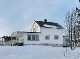 Seaside Retreat in Lyngen-By Traum